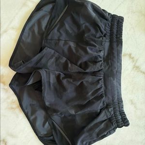 black camo lululemon hotty hot shorts